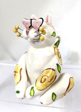 2001 Amy Lacombe Whimsical Floral Cat w/Heart Glasses Wire Whiskers White/Yellow